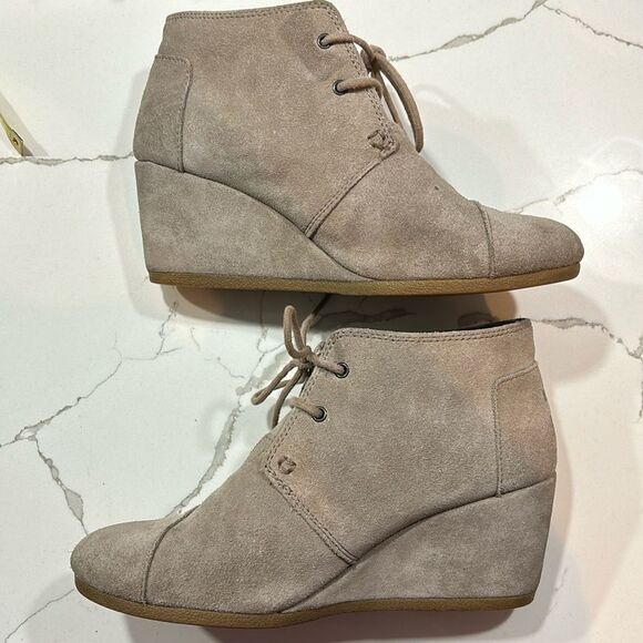 Toms | Women's Beige Suede Desert Booties Wedge Heel Lace Up Round Toe Size 9.5 - Picture 4 of 14